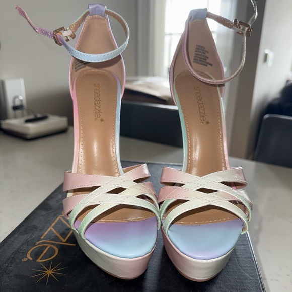 Multi colored stilettos size 8 - Picture 5 of 6